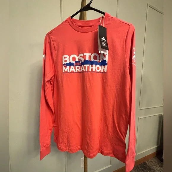 Adidas Boston Marathon XS NWT Red Long Sleeve Shirt 2024 Boston MSRP $50 - Picture 1 of 5